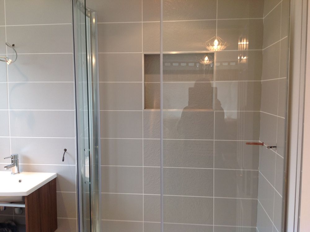 Image of 2014 07 10 en suite work in progress 001 <h2>2014-07-11 - New bathroom and en-suite facilities</h2>