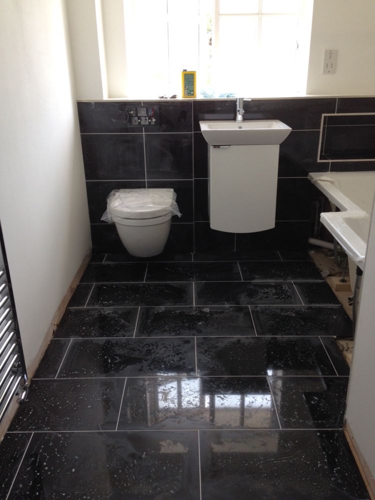 Image of 2014 07 30 en suite floor 001 <h2>2014-07-31 - Bathroom and en-suite project is near to completion</h2>